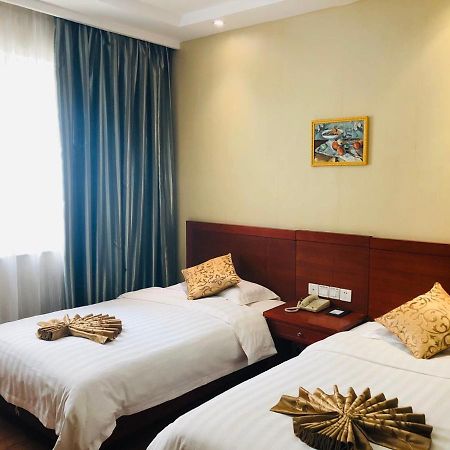 Super 8 Dunhuang Fengqingcheng Hotel Ngoại thất bức ảnh