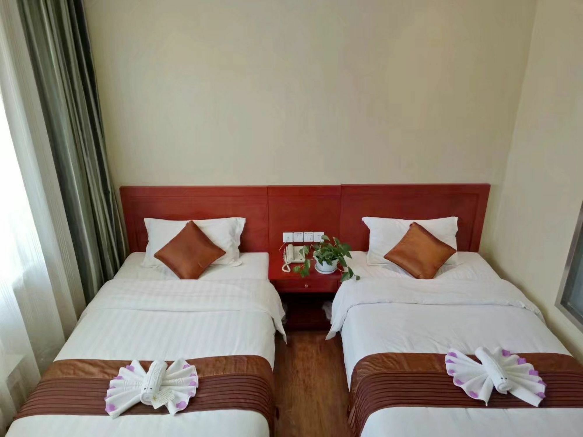 Super 8 Dunhuang Fengqingcheng Hotel Ngoại thất bức ảnh