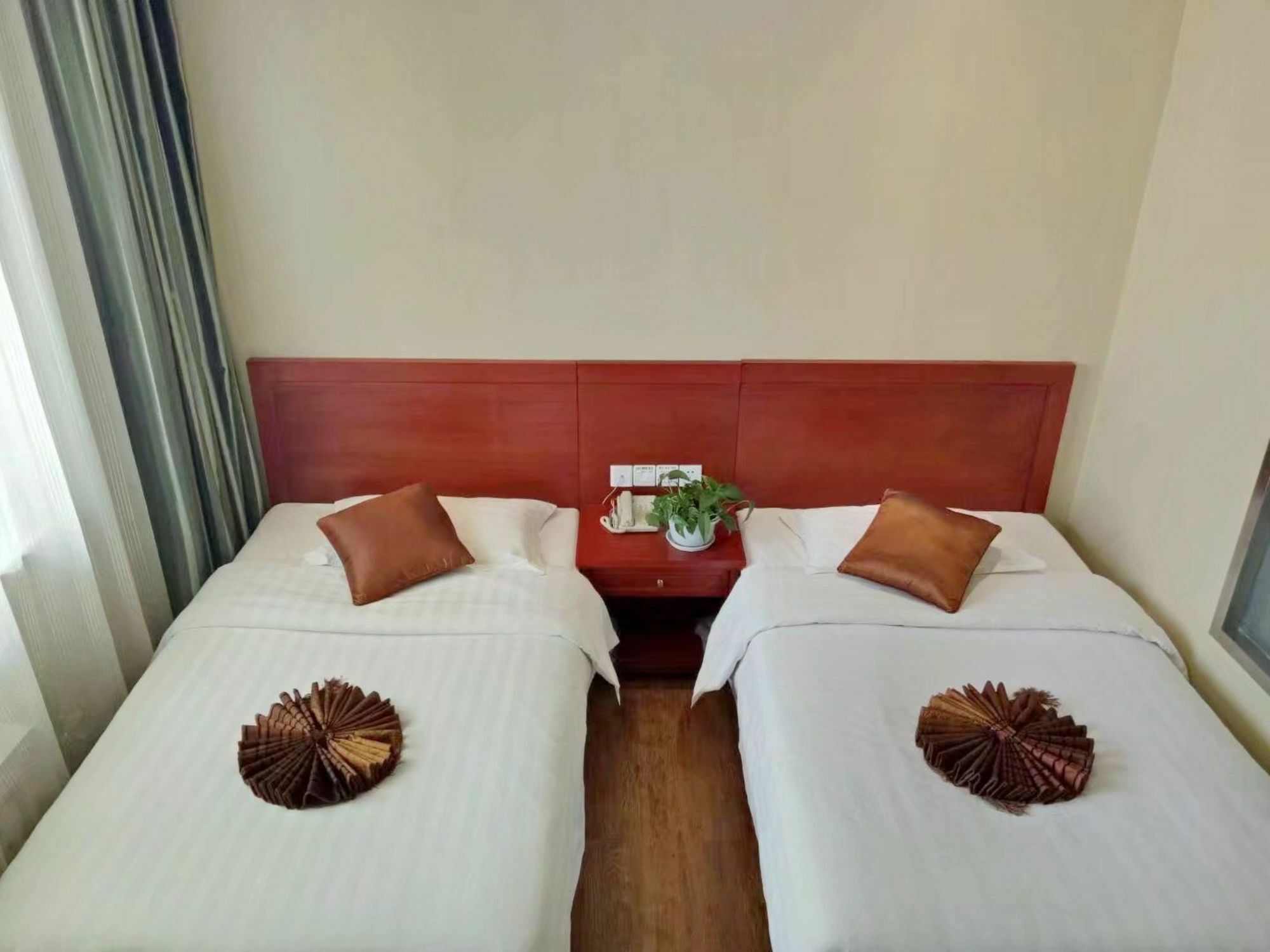 Super 8 Dunhuang Fengqingcheng Hotel Ngoại thất bức ảnh