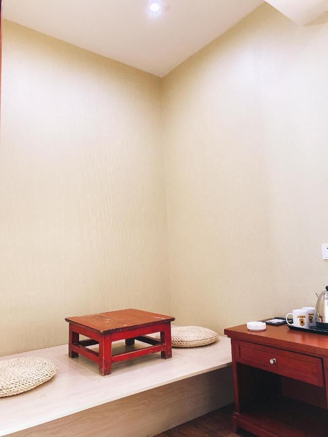 Super 8 Dunhuang Fengqingcheng Hotel Ngoại thất bức ảnh