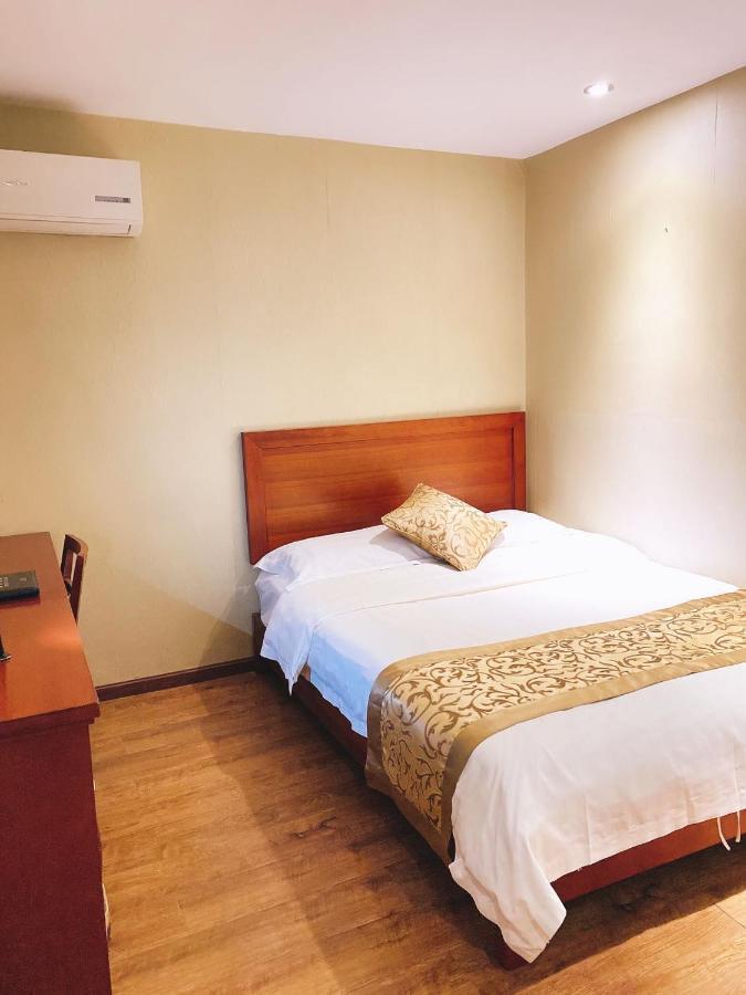 Super 8 Dunhuang Fengqingcheng Hotel Ngoại thất bức ảnh