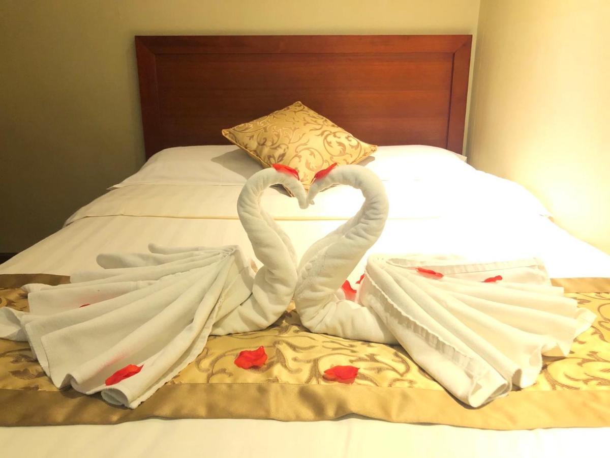 Super 8 Dunhuang Fengqingcheng Hotel Ngoại thất bức ảnh